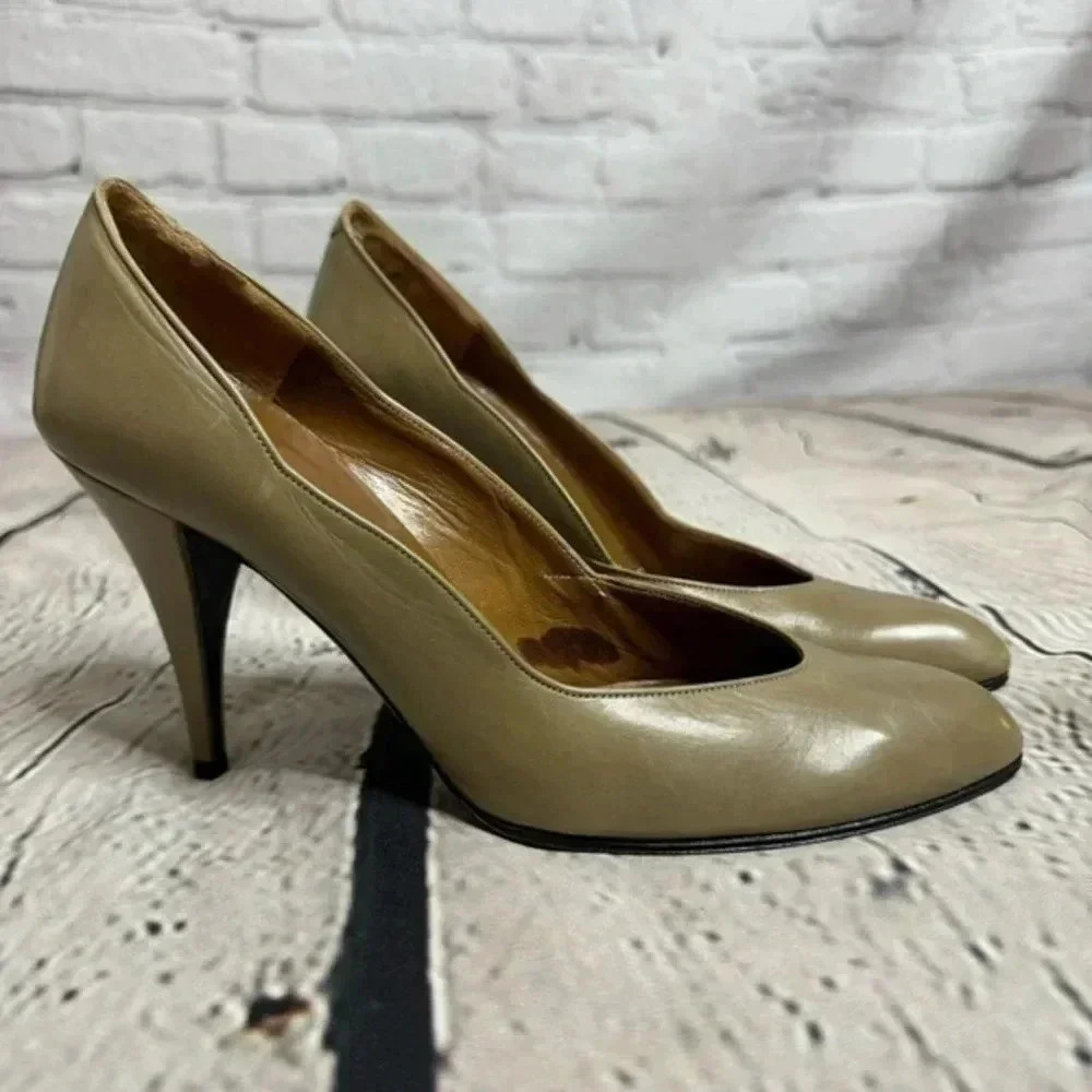 Charles Jourdan Olive-Taupe Leather Pumps